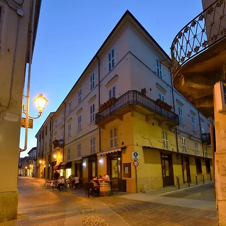 Palazzo Centro Alloggi Lejlighed Nizza Monferrato