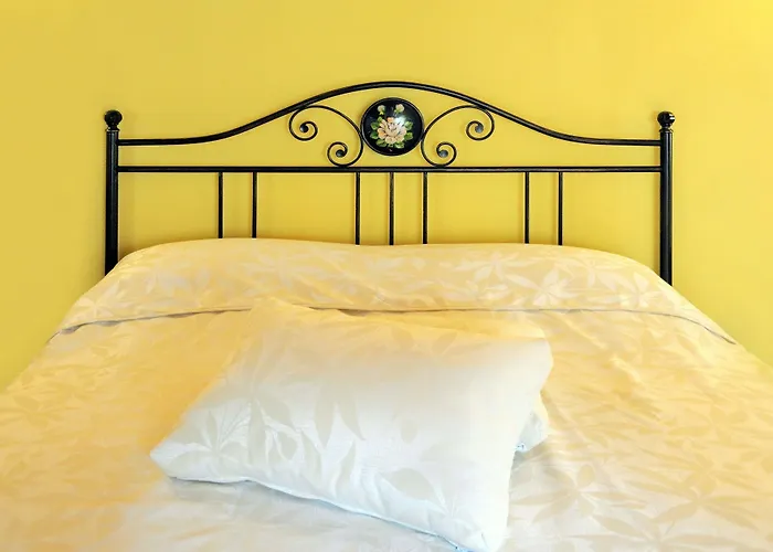 Palazzo Centro Alloggi * نيتسا مونفيراتو